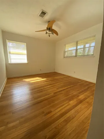 $1,900 | 405 Azalea Drive, Baytown, TX 77520