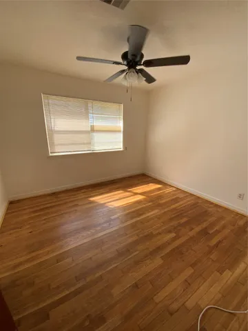 $1,900 | 405 Azalea Drive, Baytown, TX 77520