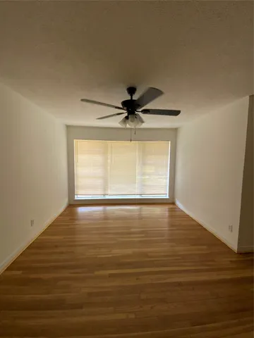 $1,900 | 405 Azalea Drive, Baytown, TX 77520