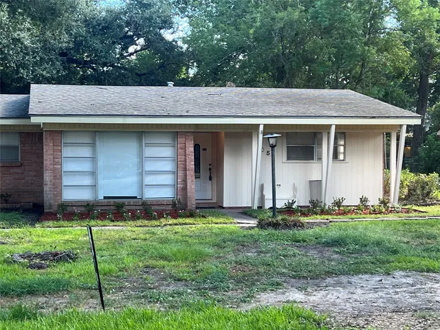 $1,900 | 405 Azalea Drive, Baytown, TX 77520