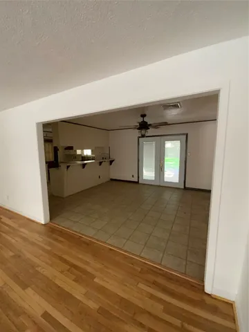 $1,900 | 405 Azalea Drive, Baytown, TX 77520