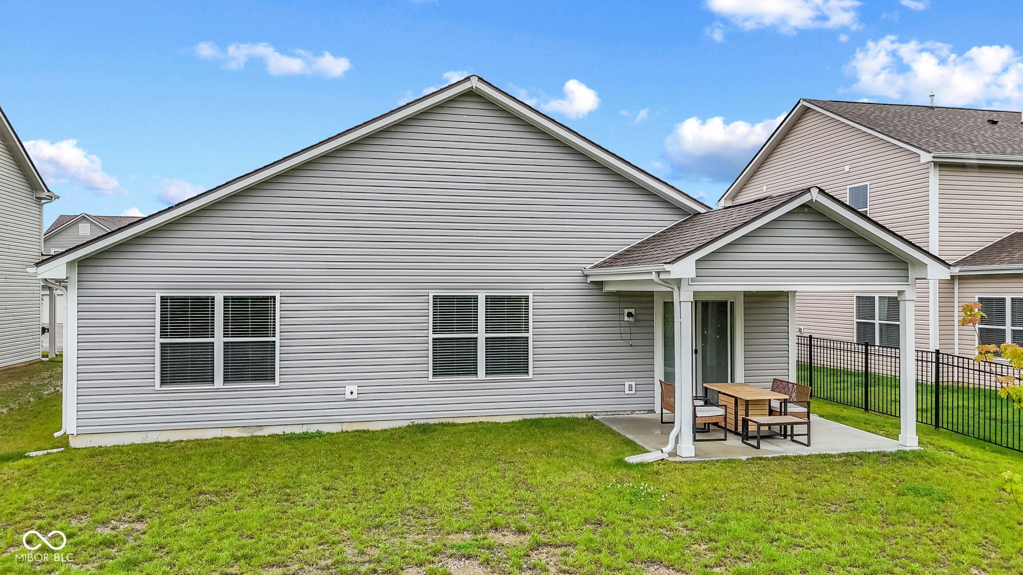 6302 Meadow Path Way Indianapolis, IN 46259 - Photo 4 of 33