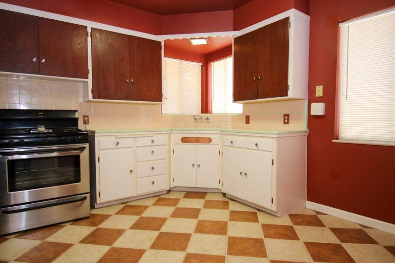 1111 South Klein Avenue Reedley, CA 93654 - Photo 11 of 44