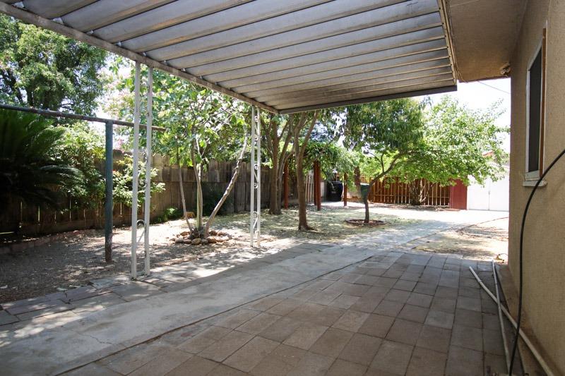 1111 South Klein Avenue Reedley, CA 93654 - Photo 27 of 44