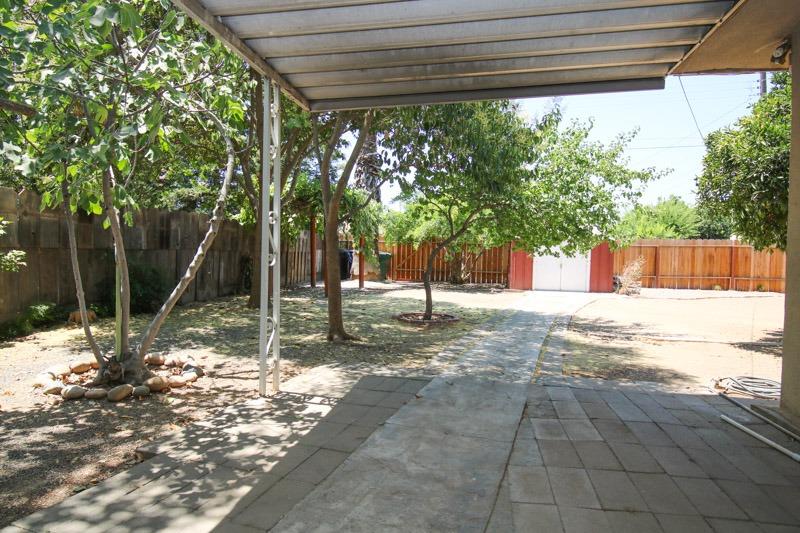1111 South Klein Avenue Reedley, CA 93654 - Photo 31 of 44