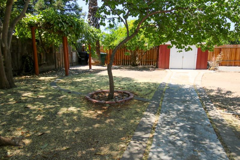 1111 South Klein Avenue Reedley, CA 93654 - Photo 33 of 44