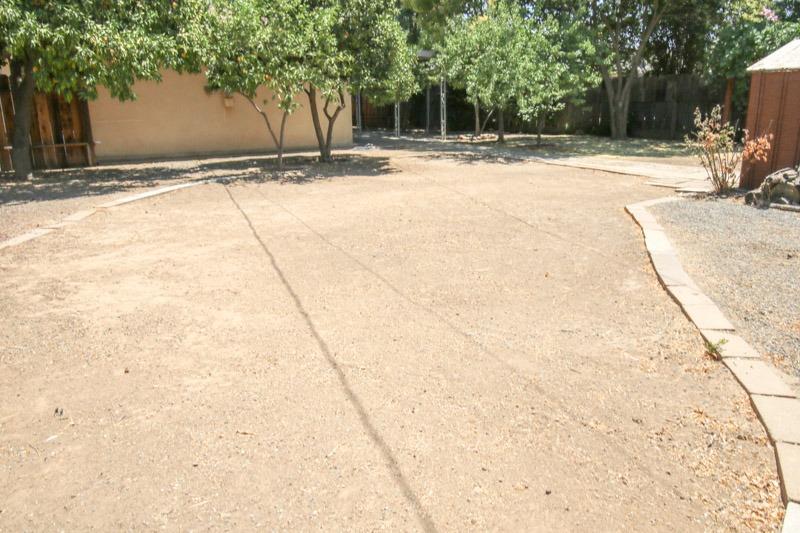 1111 South Klein Avenue Reedley, CA 93654 - Photo 37 of 44