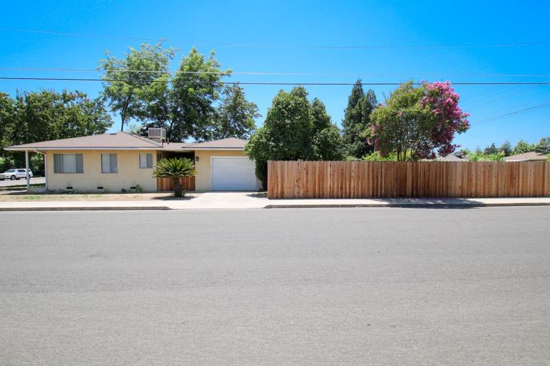 1111 South Klein Avenue Reedley, CA 93654 - Photo 5 of 44