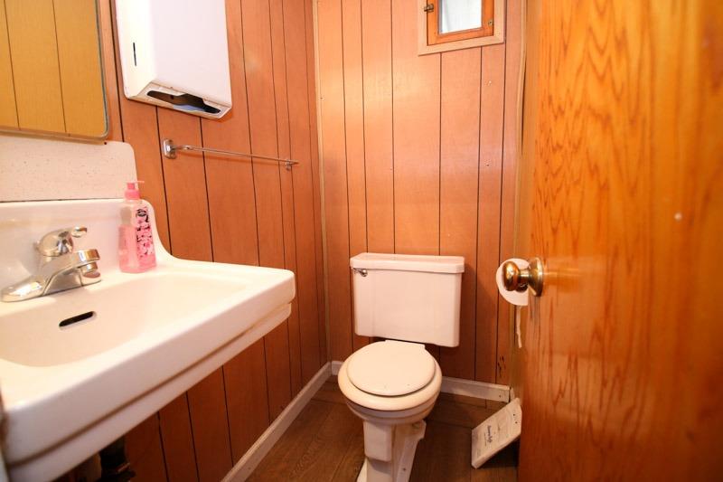 1111 South Klein Avenue Reedley, CA 93654 - Photo 43 of 44
