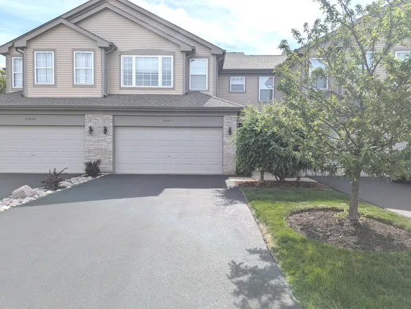 $299,900 | 39811 North Long Drive, Unit 2, Antioch, IL 60002