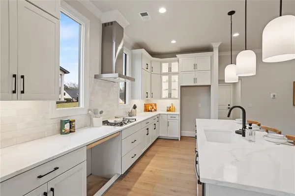 $745,500 | 520 Rosedale Way, Seneca, SC 29672