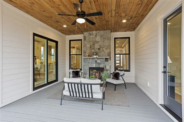 $745,500 | 520 Rosedale Way, Seneca, SC 29672