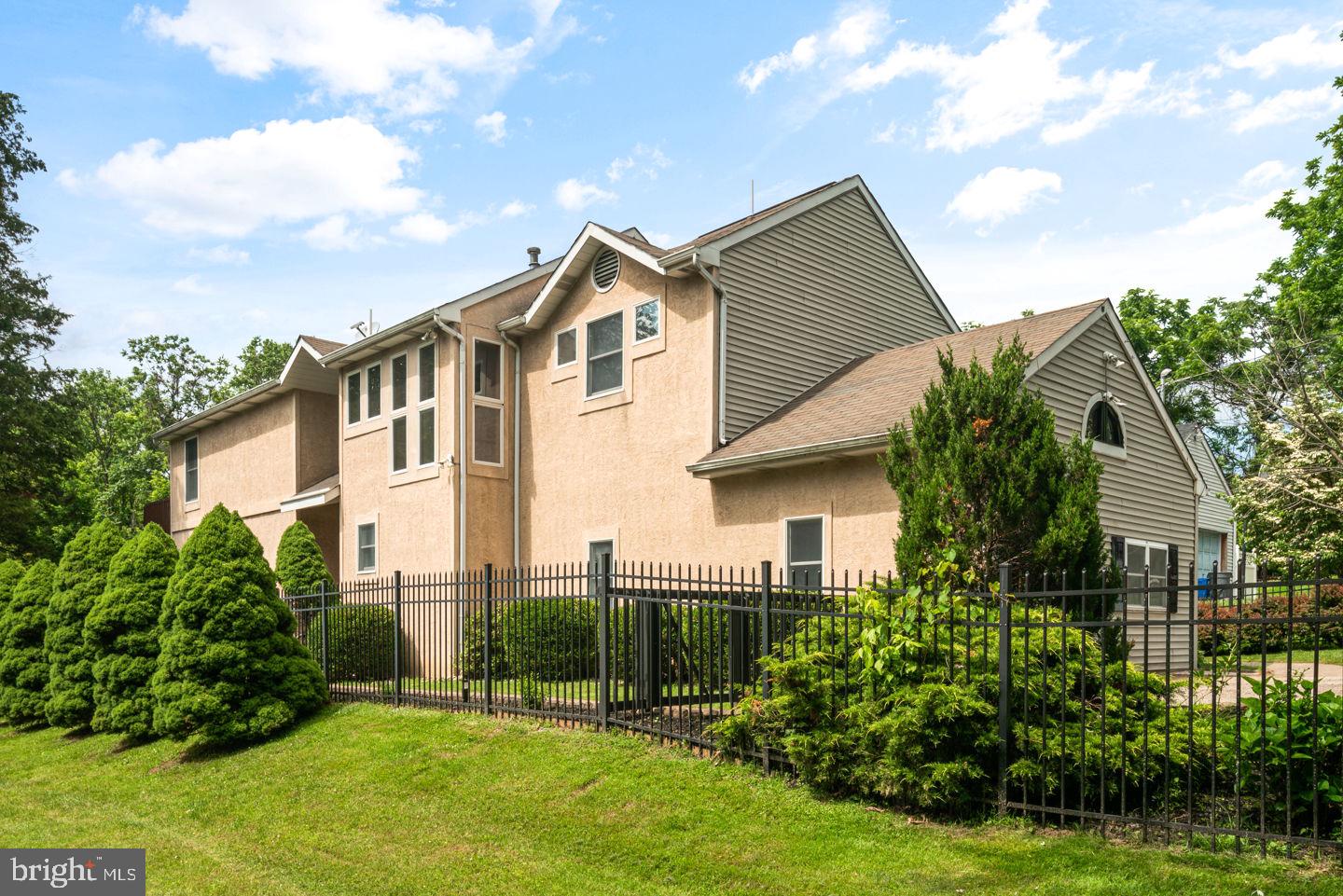 721 Spring Lane Philadelphia, PA 19128 - Photo 1 of 48 Gallery Image 1