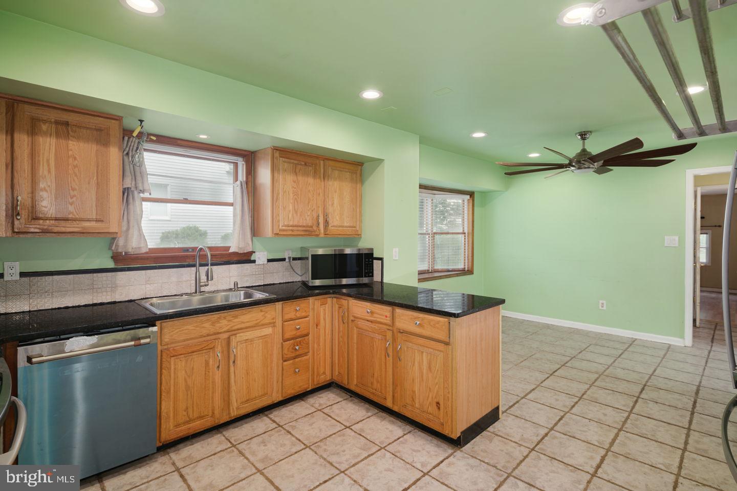 721 Spring Lane Philadelphia, PA 19128 - Photo 13 of 48 Gallery Image 13