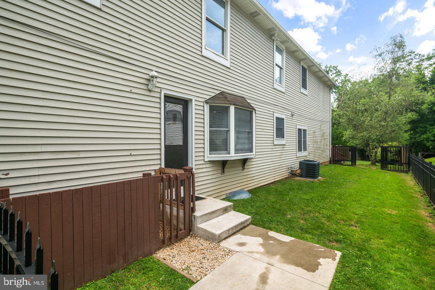 721 Spring Lane Philadelphia, PA 19128 - Photo 4 of 48 Gallery Image 4
