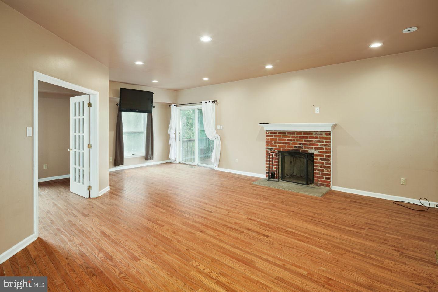 721 Spring Lane Philadelphia, PA 19128 - Photo 7 of 48 Gallery Image 7