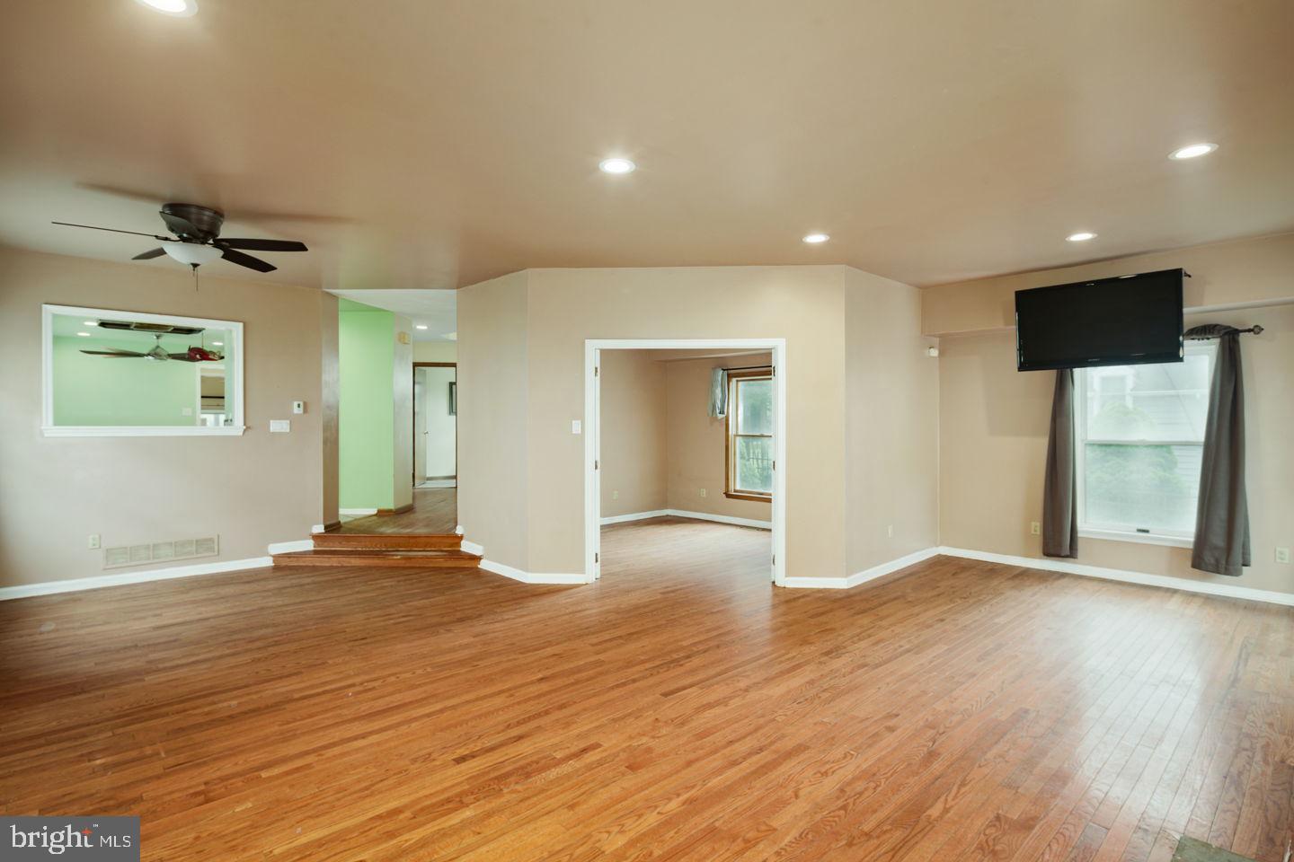 721 Spring Lane Philadelphia, PA 19128 - Photo 9 of 48 Gallery Image 9