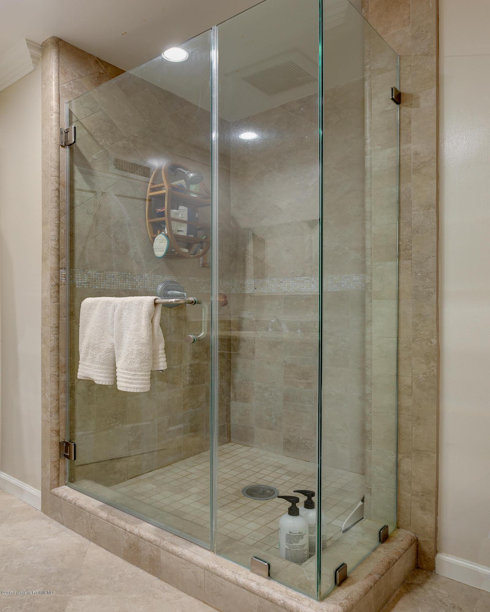 3740 Greenhill Road Pasadena, CA 91107 - Photo 14 of 23 a bathroom with a shower