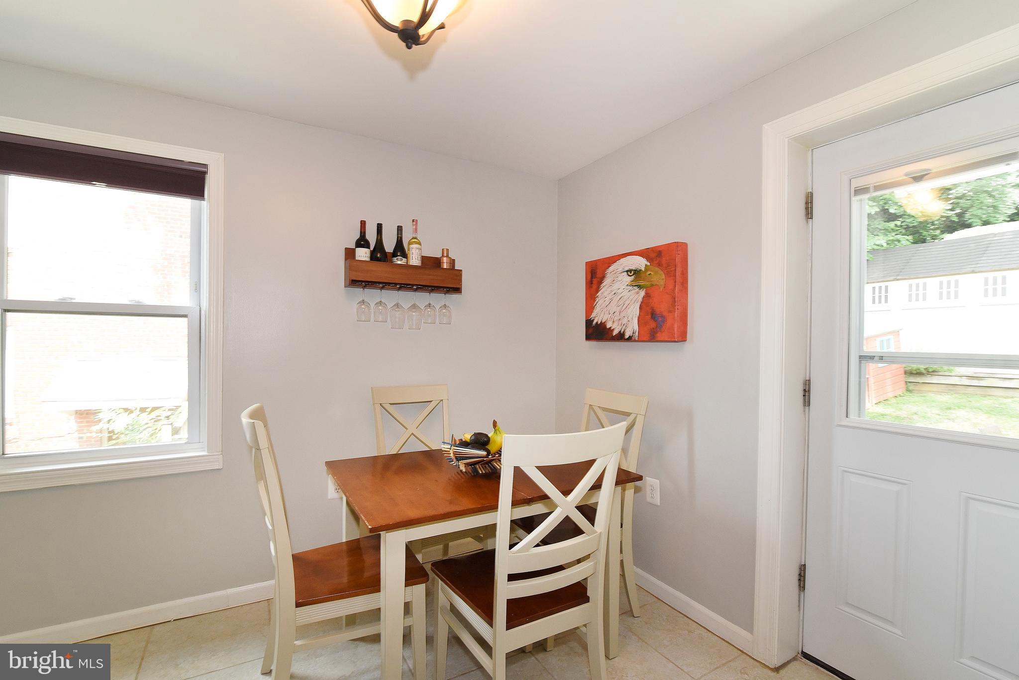 3727 South Kemper Road Arlington, VA 22206 - Photo 11 of 25 Dining Room / Walkout to Patio