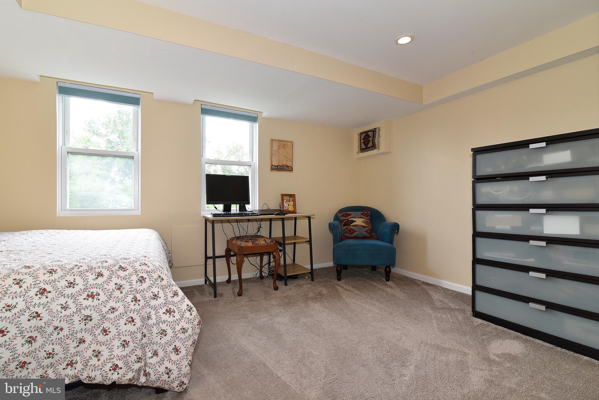 3727 South Kemper Road Arlington, VA 22206 - Photo 18 of 25 Bedroom 3 / Home Office