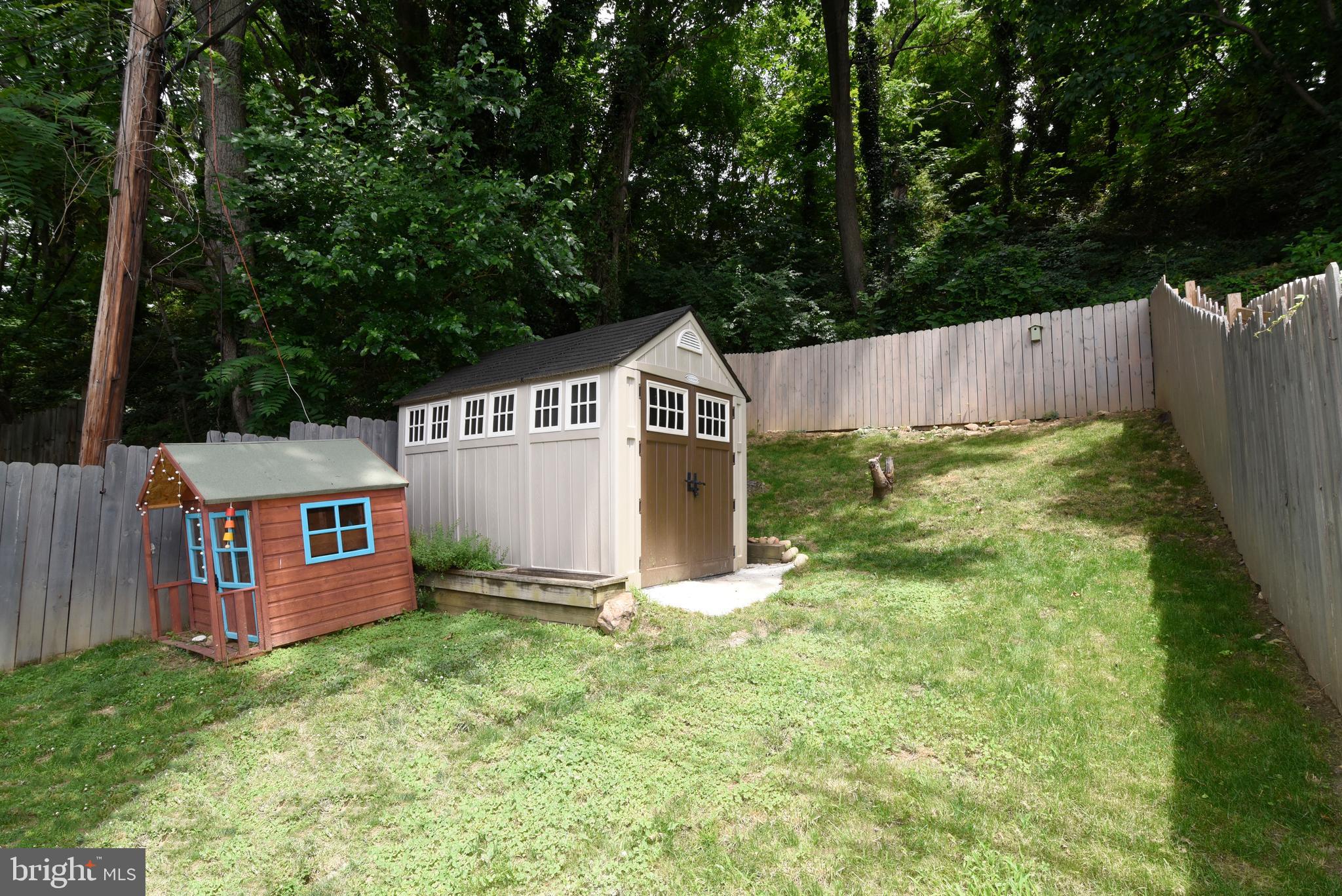 3727 South Kemper Road Arlington, VA 22206 - Photo 24 of 25 Fenced Yard Backing to Woods