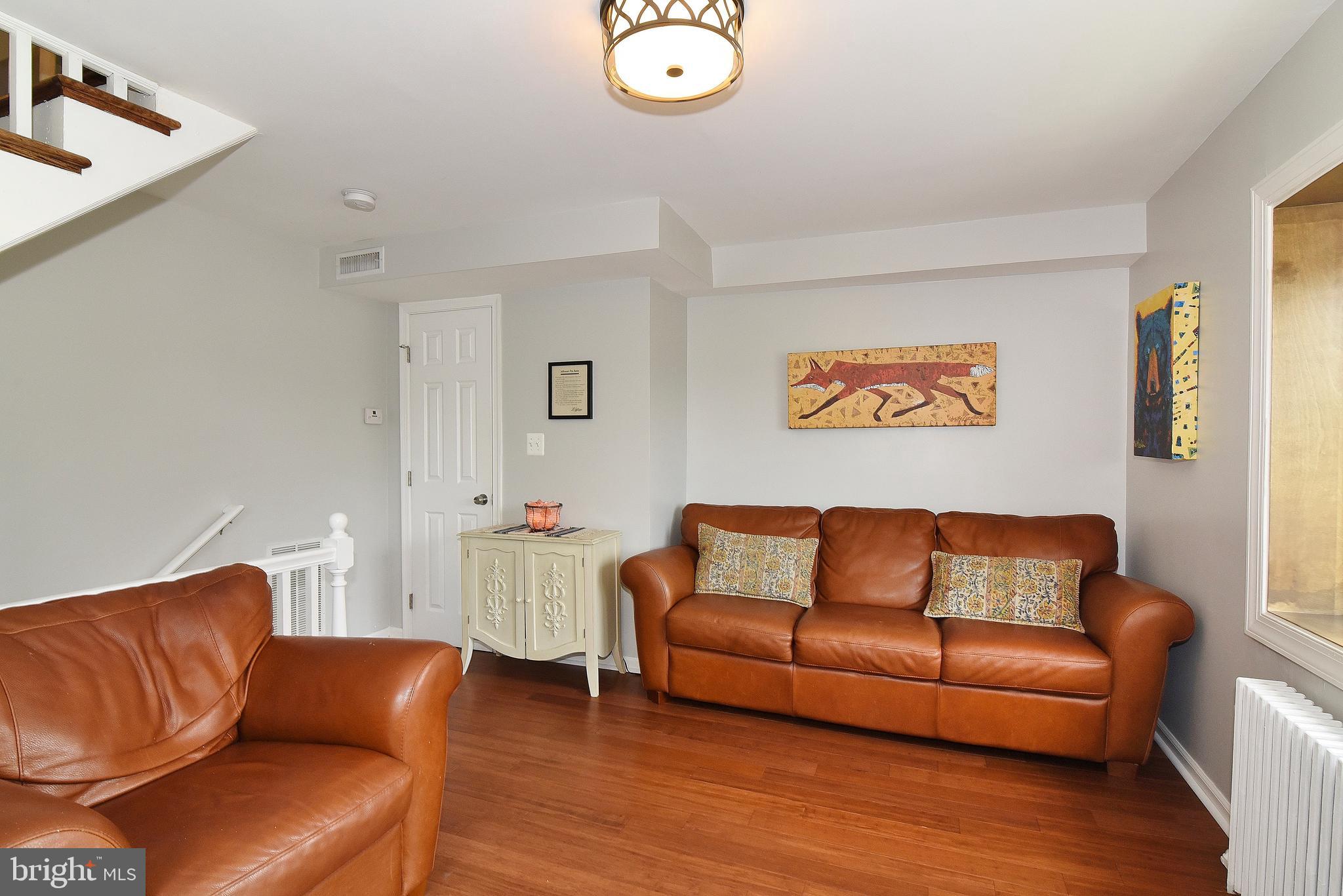 3727 South Kemper Road Arlington, VA 22206 - Photo 5 of 25 Living Room
