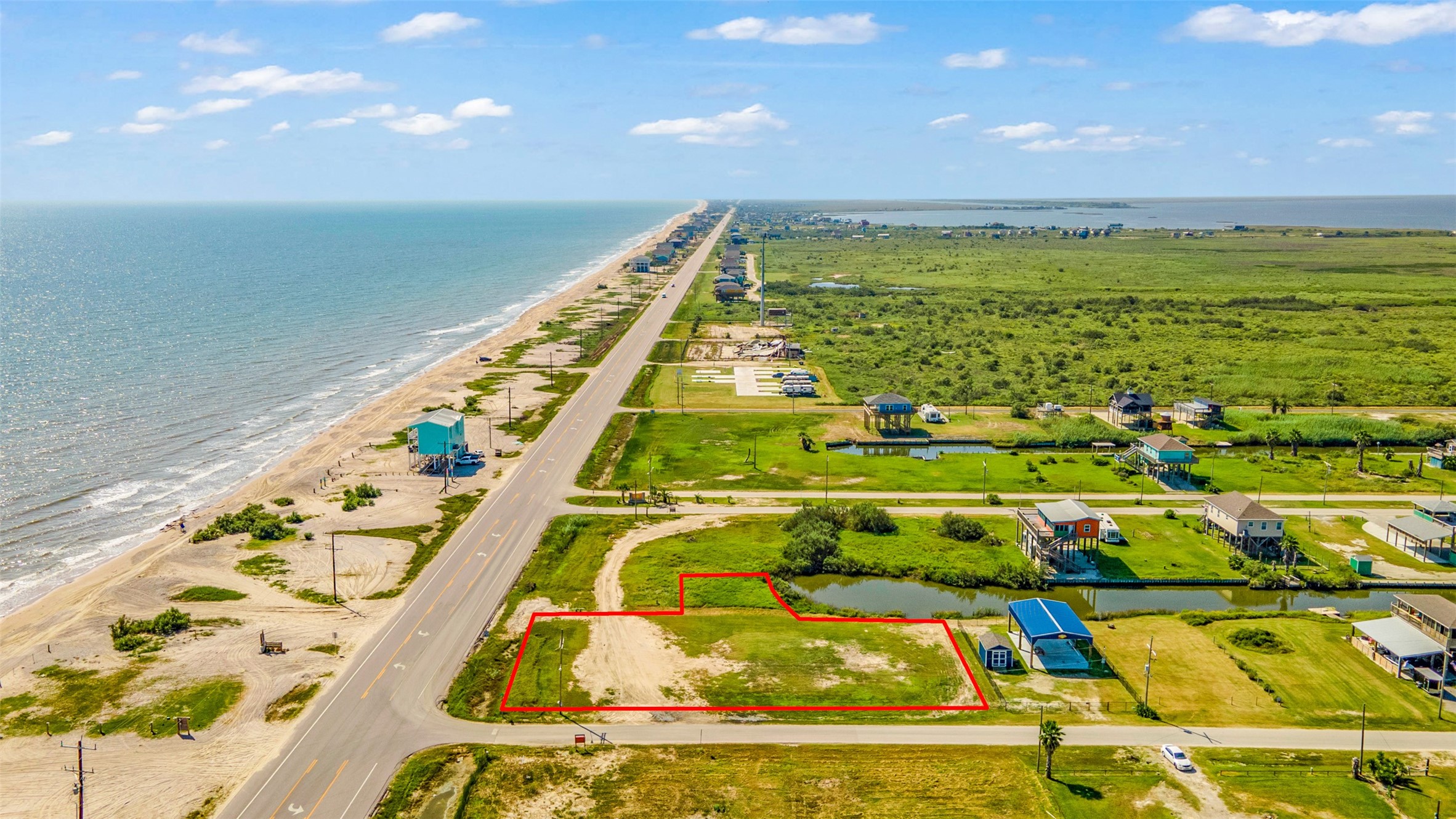 1011 Mabry Crystal Beach, TX 77650 - Photo 10 of 12 a view of an pool