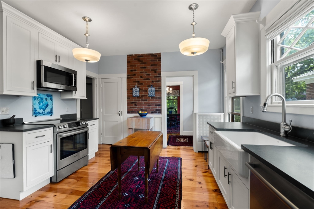 22 Whitman Road Worcester, MA 01609 - Photo 26 of 42