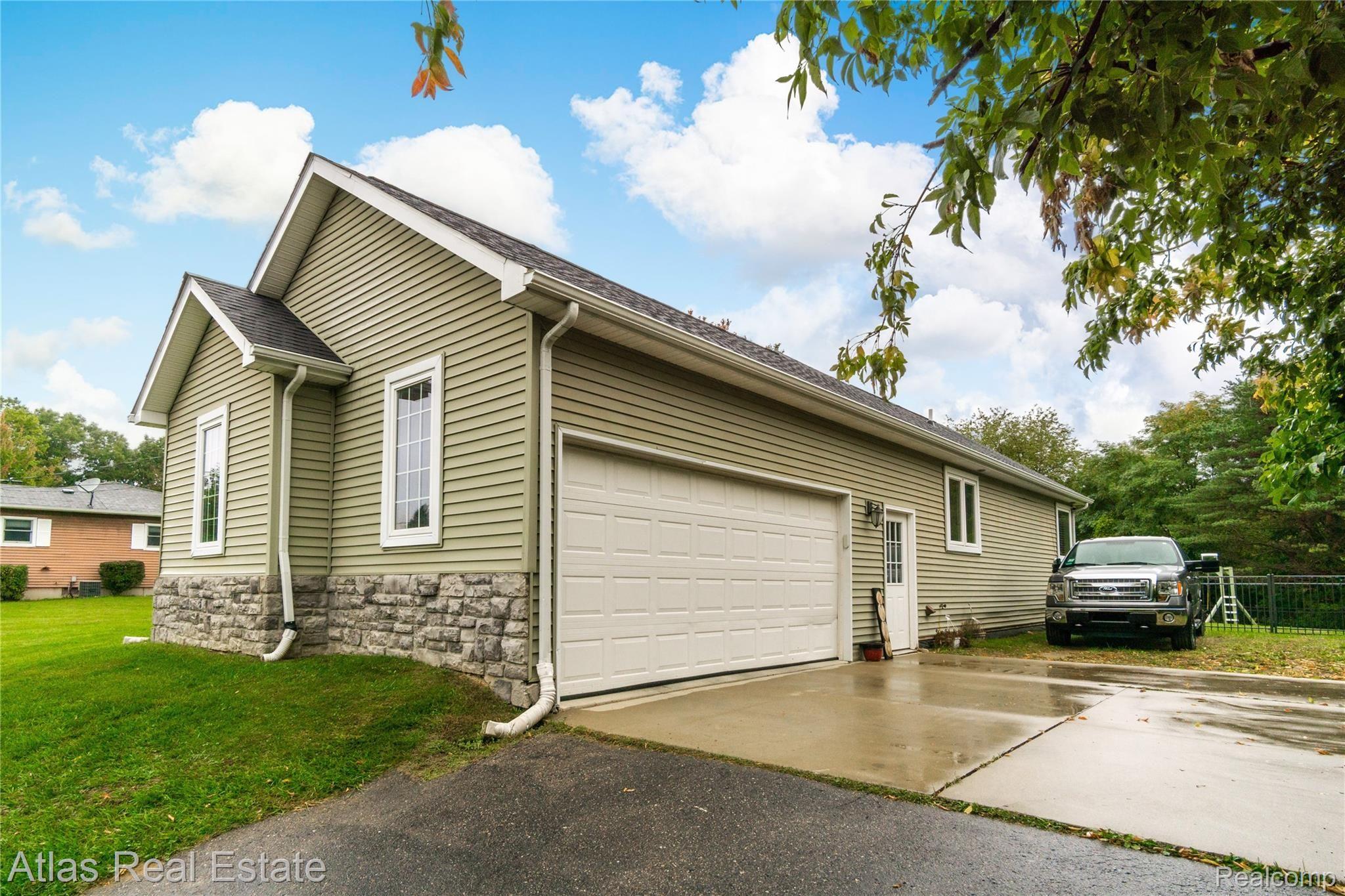 1416 Pebble Creek Road Metamora, MI 48455 - Photo 6 of 60 Exteriors (6 of 13).jpg