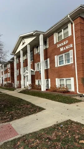 $1,400 | 2111 Division Street, Melrose Park, IL 60160