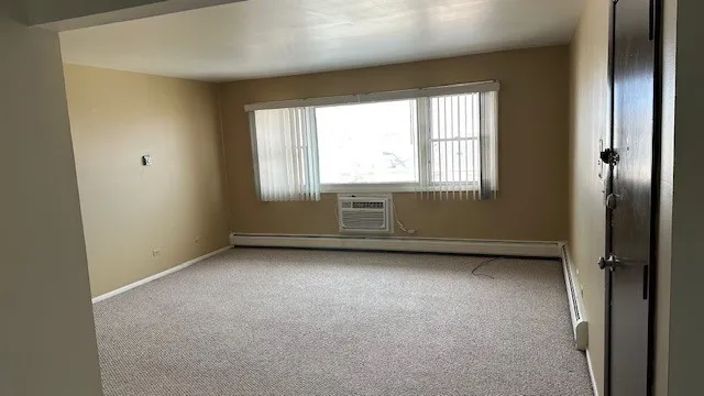 $1,400 | 2111 Division Street, Melrose Park, IL 60160