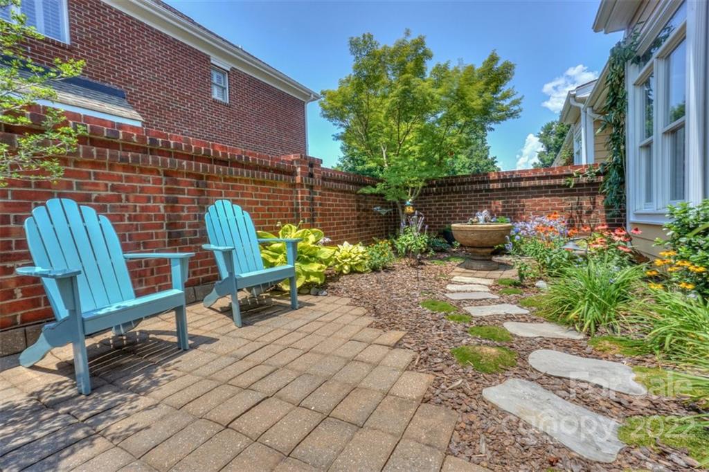 20025 North Cove Road Cornelius, NC 28031 - Photo 42 of 45 a view of a chairs and table in the patio