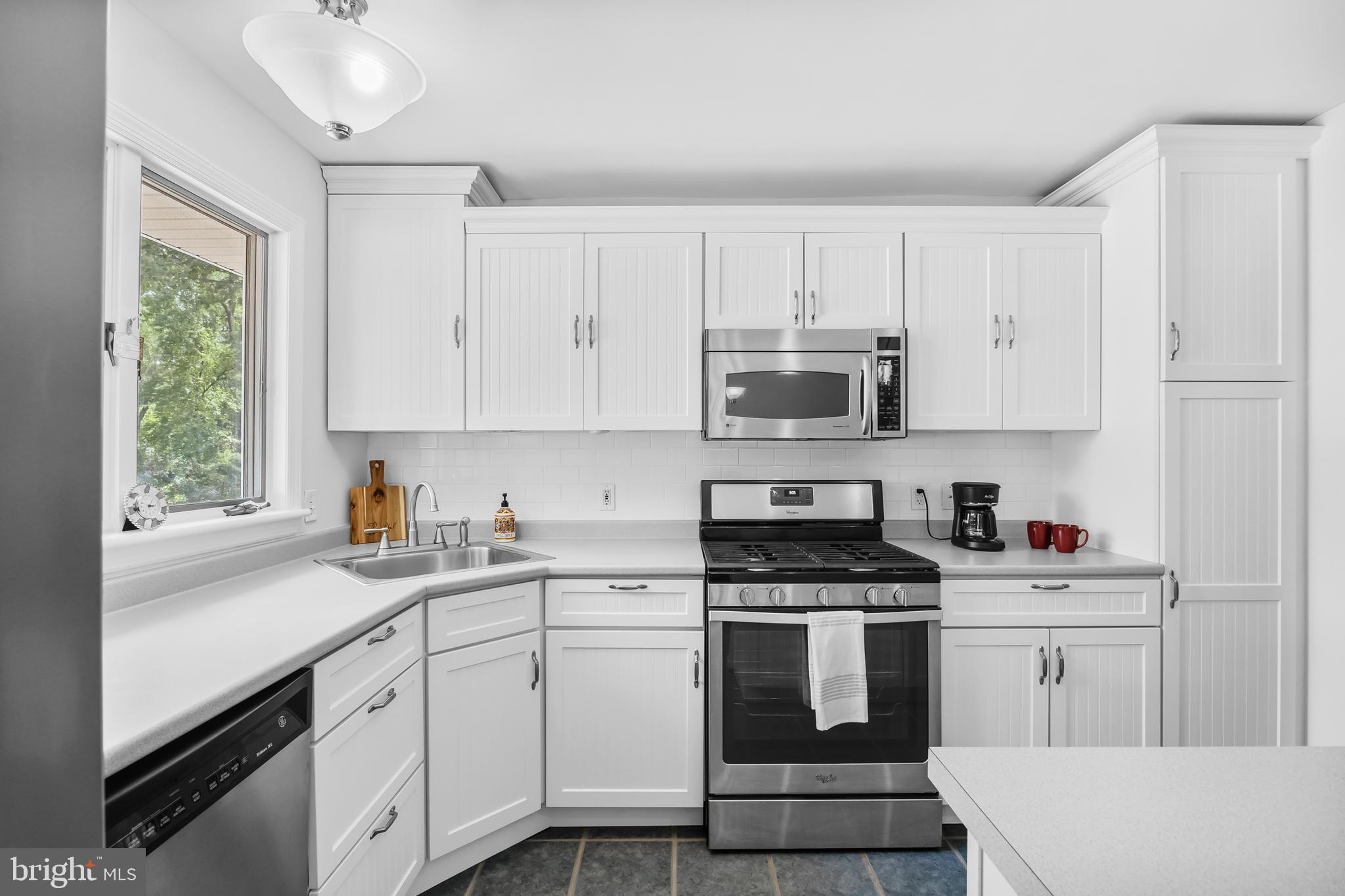 26 Hunter Drive Delran, NJ 08075 - Photo 11 of 36 Kitchen