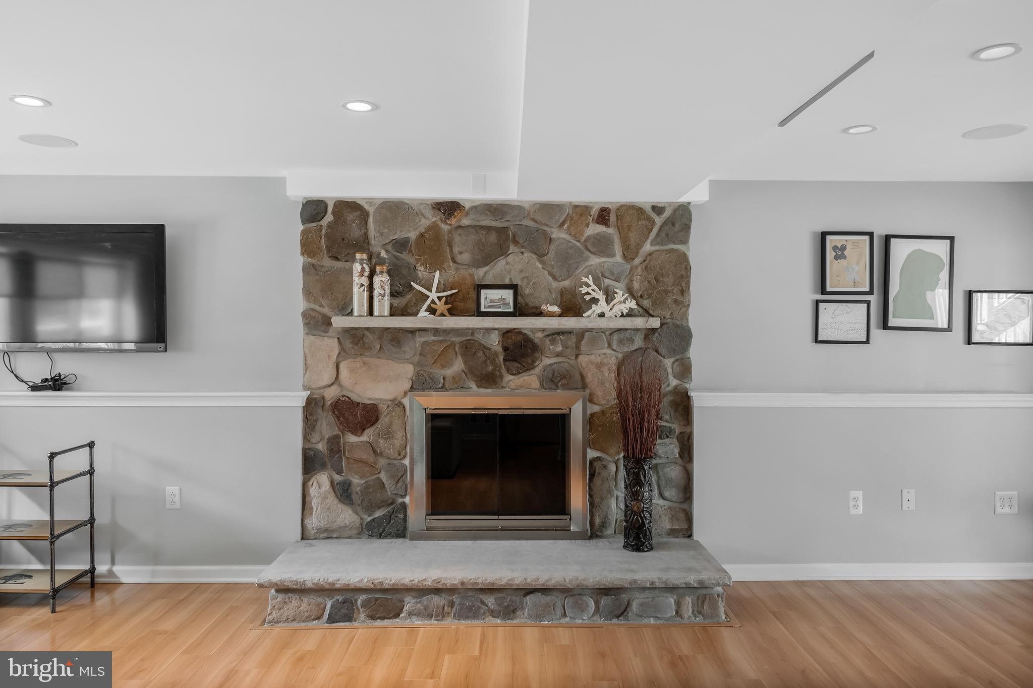 26 Hunter Drive Delran, NJ 08075 - Photo 22 of 36 Fireplace