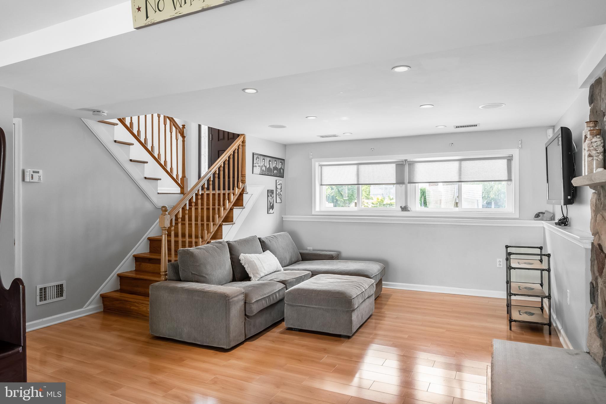 26 Hunter Drive Delran, NJ 08075 - Photo 23 of 36 Family Room