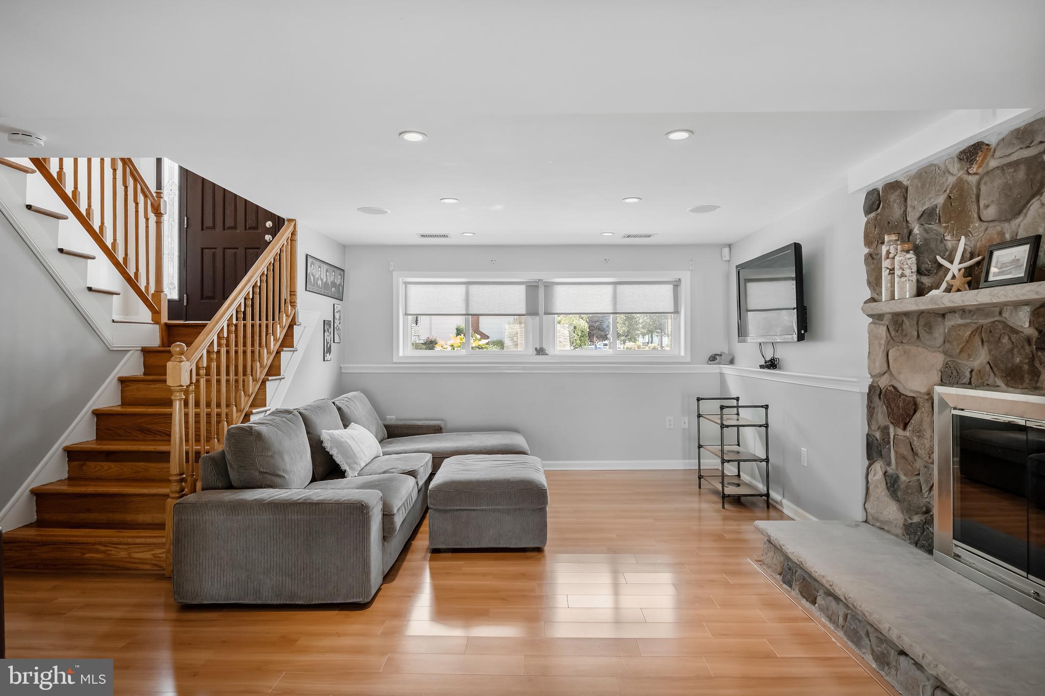 26 Hunter Drive Delran, NJ 08075 - Photo 24 of 36 Family Room