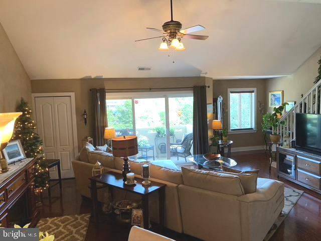 1630 Welsh Road, Unit 60G Philadelphia, PA 19115 - Photo 15 of 54 Great Room