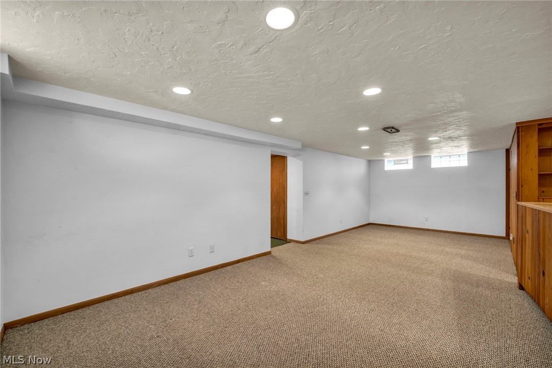 6471 Kerneywood Road Parma, OH 44129 - Photo 29 of 39