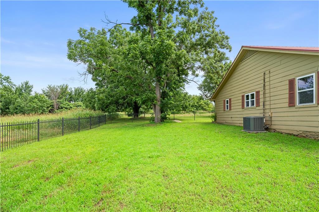 6237 Ew 3 Road Wann, OK 74083 - Photo 9 of 73
