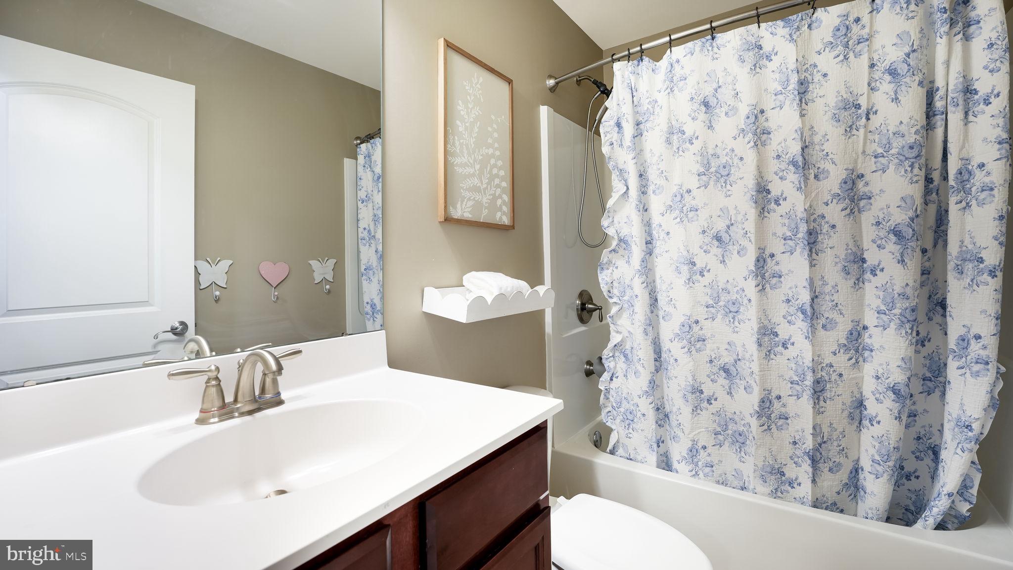 3752 William Daves Road, Unit 10 Doylestown, PA 18902 - Photo 17 of 28 Full Hall Bath