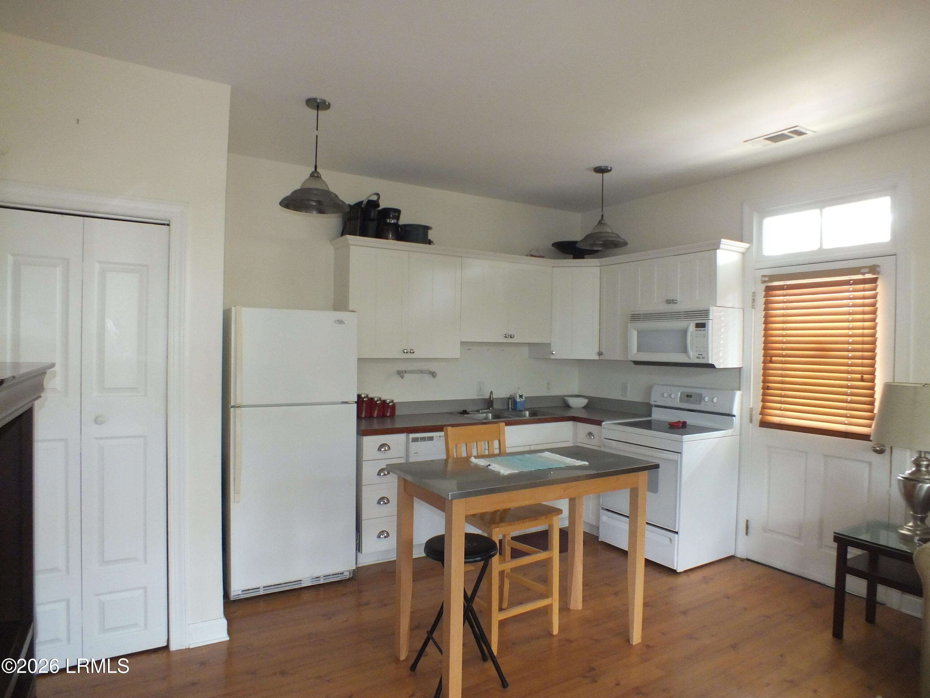 710 Boundary Street, Unit 2D Beaufort, SC 29902 - Photo 10 of 21 DSCF3476