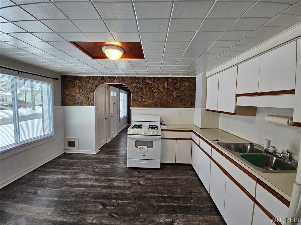 22 Washington Street Lancaster, NY 14086 - Photo 2 of 12