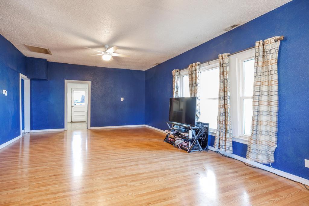 224 South Lowman Street Fort Scott, KS 66701 - Photo 3 of 16