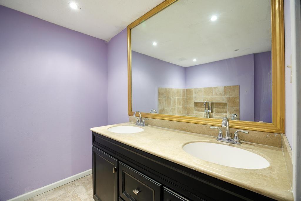 224 South Lowman Street Fort Scott, KS 66701 - Photo 6 of 16