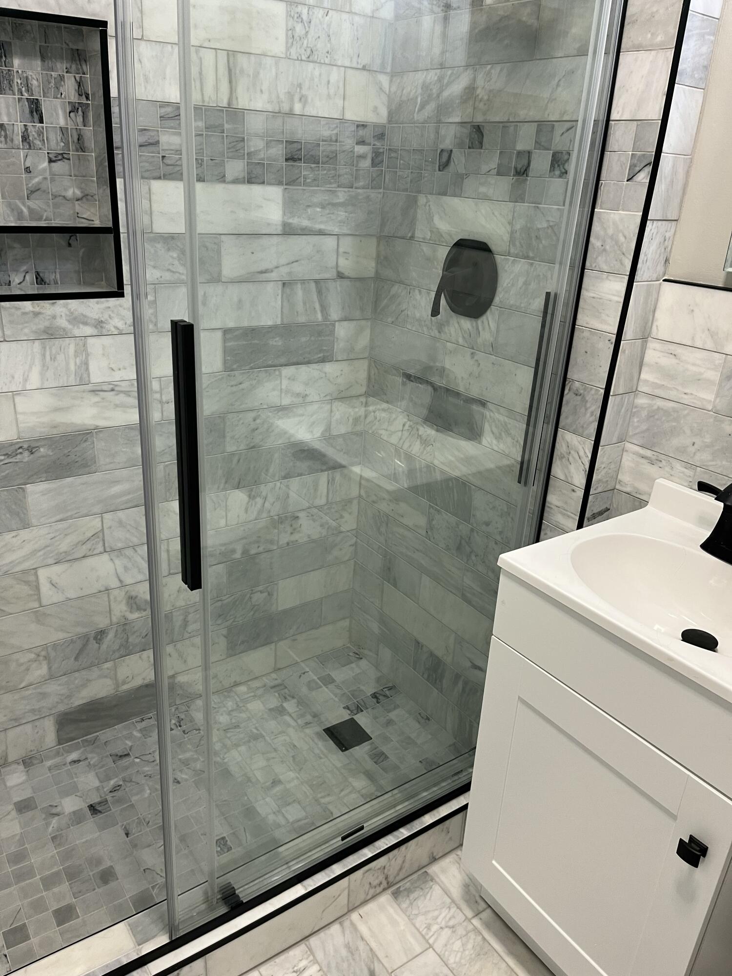 5924 Wagener Road Wagener, SC 29164 - Photo 18 of 39 14 Bathroom Shower