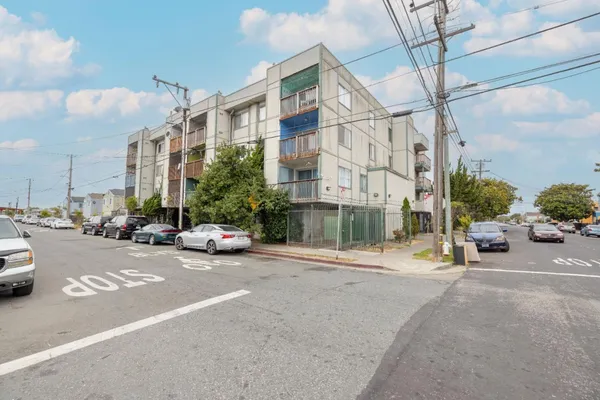 $218,000 | 1532 Chanslor Avenue, Unit T, Richmond, CA 94801