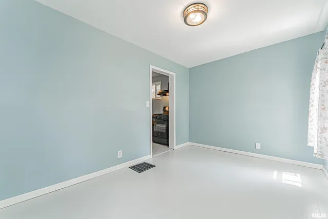 $164,000 | 1311 Broadway Street, Lincoln, IL 62656