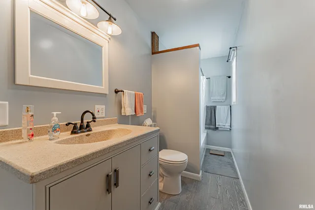 $164,000 | 1311 Broadway Street, Lincoln, IL 62656