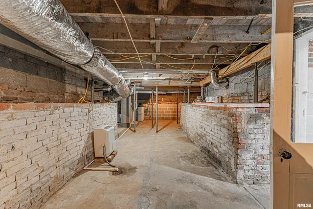 $164,000 | 1311 Broadway Street, Lincoln, IL 62656