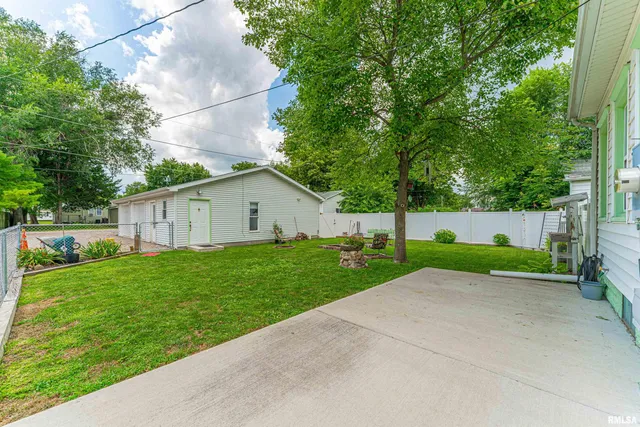 $164,000 | 1311 Broadway Street, Lincoln, IL 62656